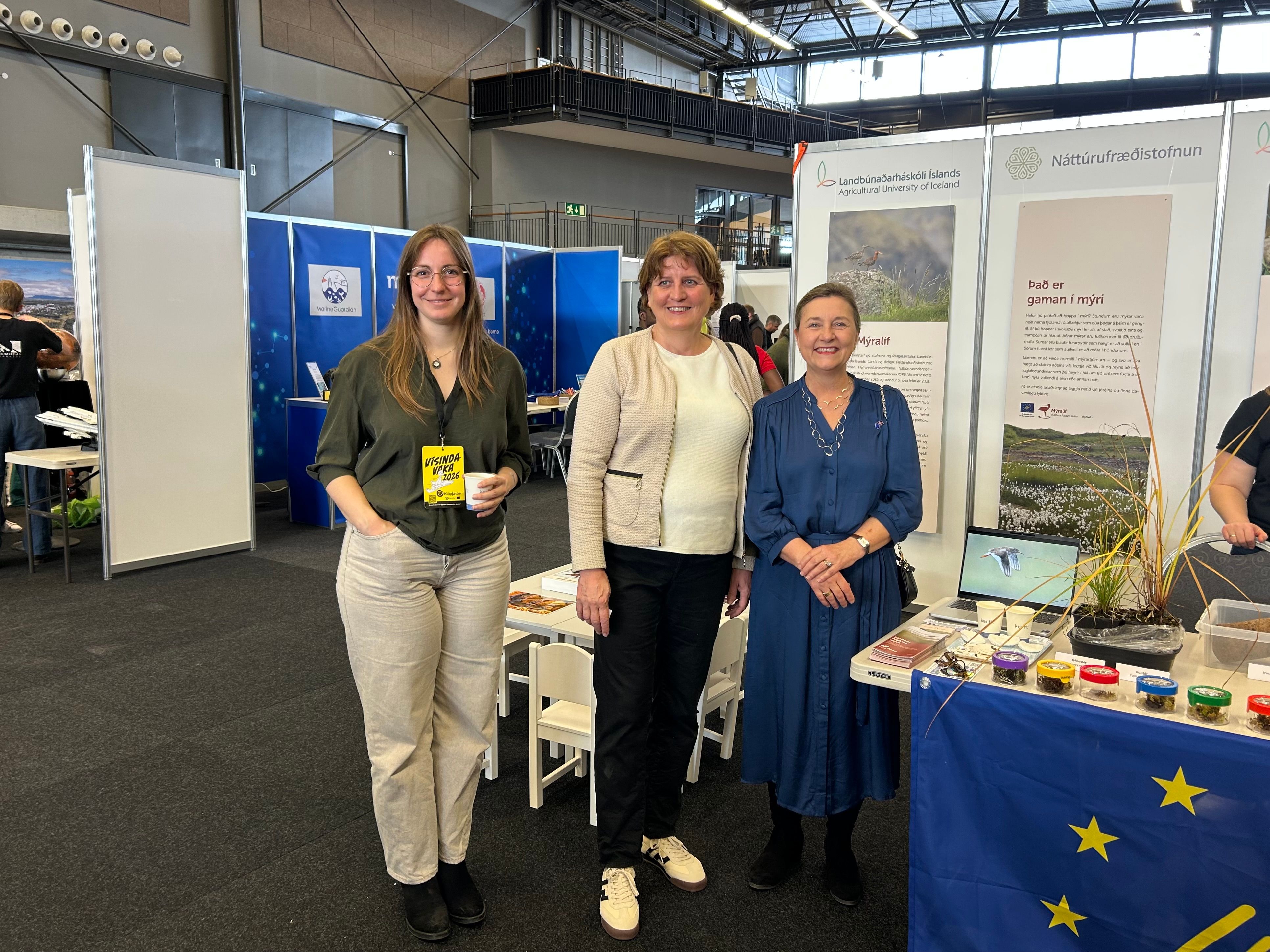 Elisabeth Bernard verkefnastjóri Mýralífs, Ragnheiður I Þórarinsdóttir rektor LBHÍ og Clara Ganslandt, sendiherra Evrópusambandsins á Íslandi. Mynd: Bára Huld Beck